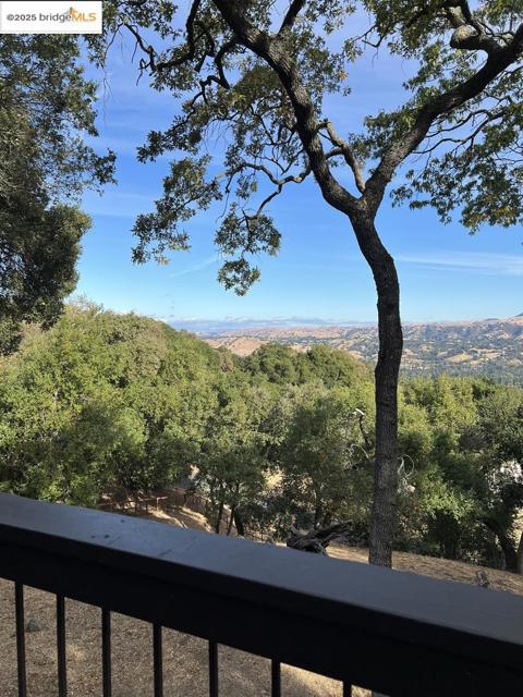 371 Montair DR, Danville CA: https://media.crmls.org/mediaz/7cc79c2a-e6cd-4038-bd59-db0329f03650.jpg