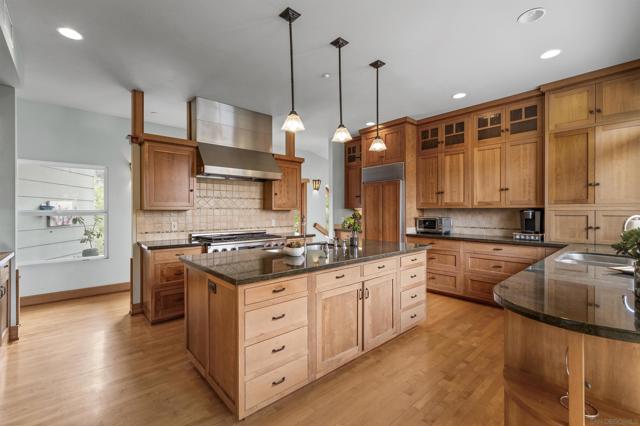 6132 Rainbow Heights Rd, Fallbrook CA: https://media.crmls.org/mediaz/7cc7f2d9-4b6f-4d46-b1eb-2e71f24e0c5c.jpg
