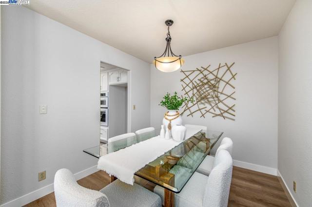847 Dana Cir, Livermore CA: https://media.crmls.org/mediaz/7cc80c92-085f-44cc-9be3-41bf7ee2f022.jpg