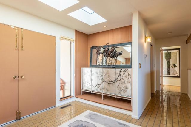 2952 Cuesta Way, Carmel CA: https://media.crmls.org/mediaz/7cc8c875-9e9c-45ab-86f7-503ba5973dc9.jpg
