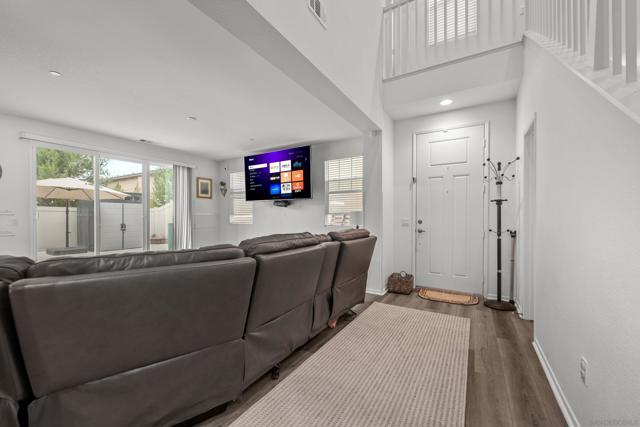 Image 10 of 32 For 38512 Rosegate Pl