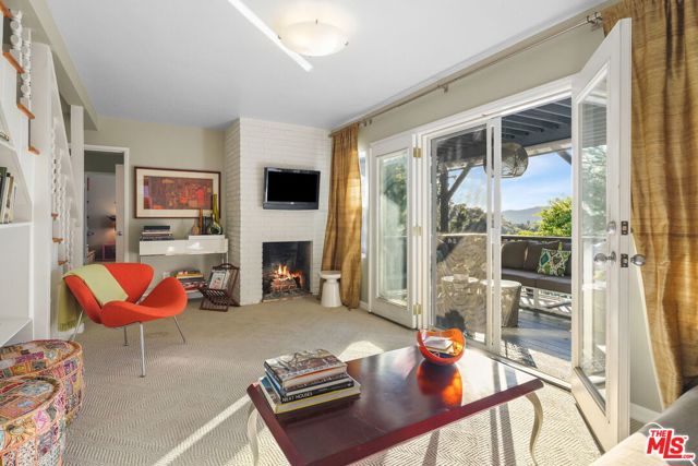 1313 Corona Drive, Glendale CA: https://media.crmls.org/mediaz/7cc9a538-662c-4c2a-9de3-c9c6513b6efc.jpg