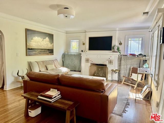 2136 Lemoyne Street, Los Angeles CA: https://media.crmls.org/mediaz/7ccae8a8-b59b-4024-8a8a-0d1b727e26aa.jpg