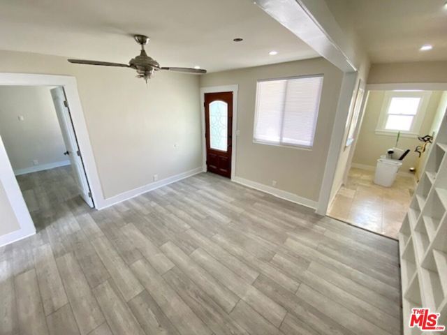 8866 Cadillac Avenue, Los Angeles CA: https://media.crmls.org/mediaz/7ccc4f84-da50-4dae-ba93-f1ba84f10396.jpg