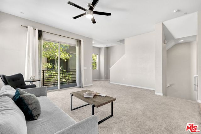 746 Farrier Way, Upland CA: https://media.crmls.org/mediaz/7ccd8fd5-ad4f-4d5c-9aae-9b22eb33bd58.jpg