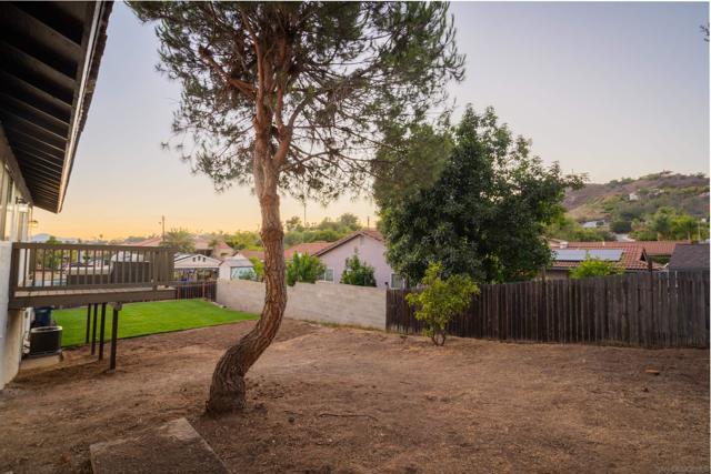 1466 Conway Dr, Escondido CA: https://media.crmls.org/mediaz/7ccd9702-e6fb-4de1-98a8-09ced13c2cde.jpg