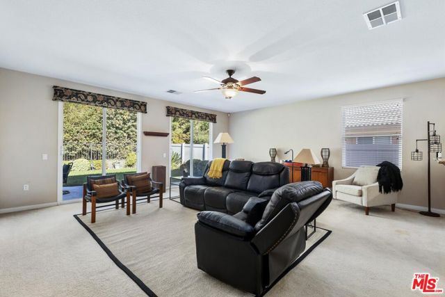 1514 Green Creek Trail, Beaumont CA: https://media.crmls.org/mediaz/7ccdb33e-0801-4dd5-89f9-72fbe77b6fcf.jpg