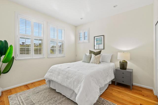 986 Governors Bay Drive, Redwood City CA: https://media.crmls.org/mediaz/7ccdd1fe-4fe5-4768-8f14-5c6c88084976.jpg