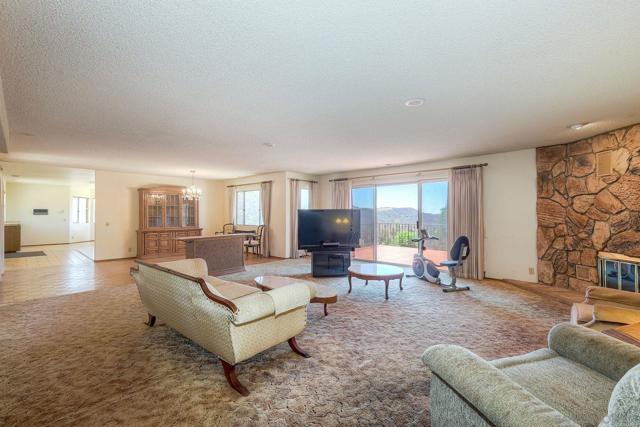 25861 E Old Julian Hwy, Ramona CA: https://media.crmls.org/mediaz/7ccf4f7d-7b56-4bed-9637-d1ef772523ea.jpg