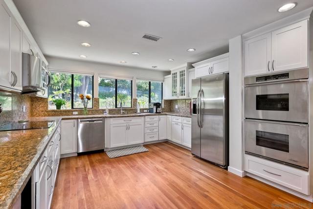3625 Country Meadow Ln, Escondido CA: https://media.crmls.org/mediaz/7ccf6b17-bc67-4269-866e-d7f3060188b9.jpg