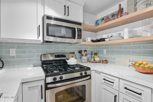 24145 Del Monte Drive, Valencia CA: https://media.crmls.org/mediaz/7ccff751-68b4-47e9-bae6-c69b3426a913.jpg