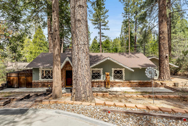 54640 Marian View Drive, Idyllwild CA: https://media.crmls.org/mediaz/7cd07592-a5db-460e-a911-392f70a1b532.jpg