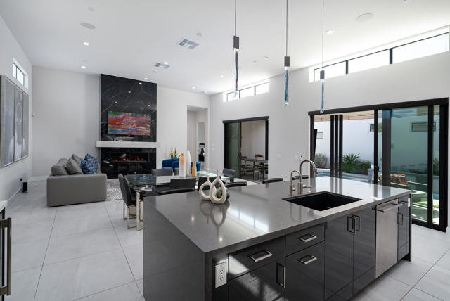 1345 Vue Place, Palm Springs, CA 92262