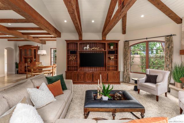 1038 E Ave, Coronado CA: https://media.crmls.org/mediaz/7cd09206-a2ba-48d0-9b72-fd0c0c5ac3ff.jpg