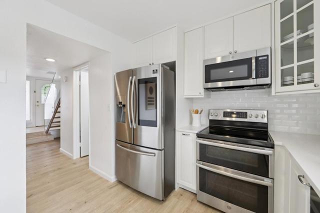 854 Erickson Lane, Foster City CA: https://media.crmls.org/mediaz/7cd131bb-b627-40d8-b6e9-093eee10e835.jpg