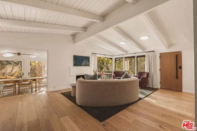 737 Halliday Avenue, Los Angeles CA: https://media.crmls.org/mediaz/7cd19044-c61e-4261-bc5f-9a3b7487bb79.jpg
