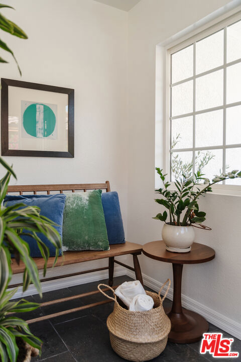 https://media.crmls.org/mediaz/7cd1b2d5-b085-4c80-a489-7541272ebd2a.jpg?preset=X-Large