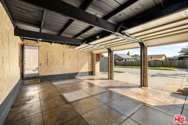 2400 W 74th Street, Los Angeles CA: https://media.crmls.org/mediaz/7cd214e6-86b9-4d59-a73b-11cd7c7f9fe5.jpg