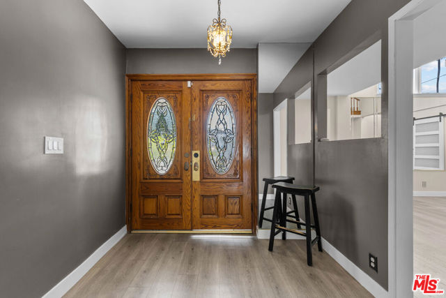 5317 Angeles Vista Boulevard, View Park CA: https://media.crmls.org/mediaz/7cd32630-3de7-46fb-8f81-cab076ea6183.jpg