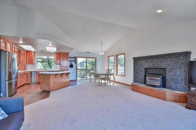 1416 Blue Tent Court,  CA: https://media.crmls.org/mediaz/7cd3c334-6767-444e-8be6-9cc0b4ed9313.jpg