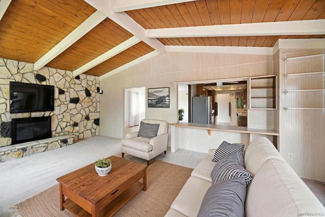 1231 Napa Ave, Chula Vista CA: https://media.crmls.org/mediaz/7cd3d3b0-8978-4255-8a7f-f0c68cfb38d0.jpg