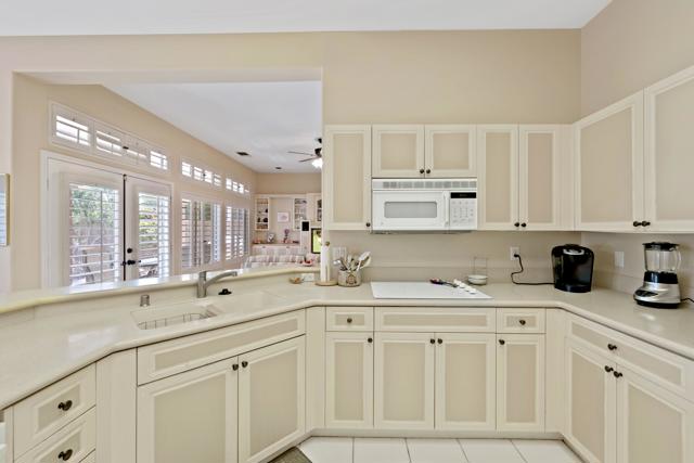 78123 Foxbrook Lane, Palm Desert CA: https://media.crmls.org/mediaz/7cd3e260-0822-48fc-b256-5e5533cc3f14.jpg