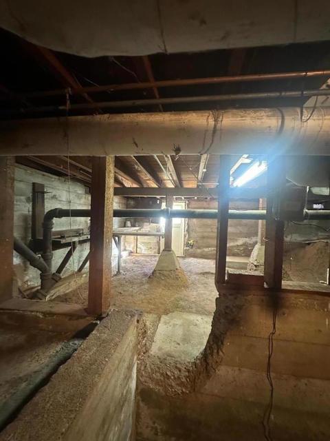 1920 Oak Knoll Drive, Belmont CA: https://media.crmls.org/mediaz/7cd3f6e4-2dbb-4f34-ae9f-f83857dd581e.jpg
