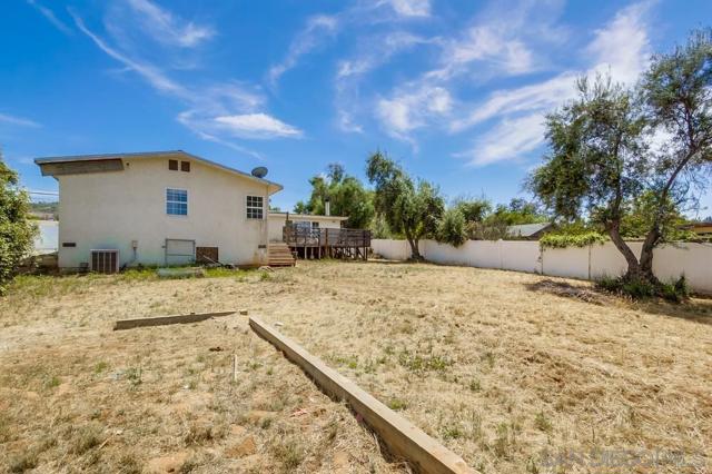 12224 Lemon Crest Drive, Lakeside CA: https://media.crmls.org/mediaz/7cd40a00-34e0-4354-9e05-4478a1861622.jpg