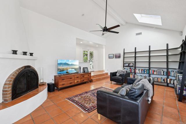 Detail Gallery Image 10 of 73 For 1761 Winterwarm Dr, Fallbrook,  CA 92028 - 5 Beds | 3 Baths