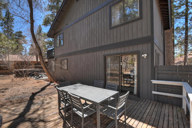 271 Bluebird Court, Big Bear CA: https://media.crmls.org/mediaz/7cd544c9-5d8c-48ab-a9fc-56d247733fac.jpg