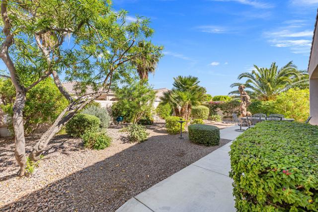 81708 Avenida De Baile, Indio CA: https://media.crmls.org/mediaz/7cd5a5cd-a490-4068-8269-e23736b1f787.jpg