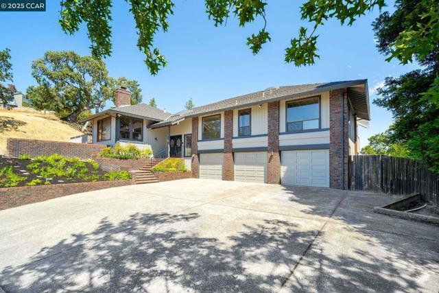 36 Candlewood Place, Walnut Creek CA: https://media.crmls.org/mediaz/7cd6a772-3f86-4344-b0c4-9d6385b827c5.jpg