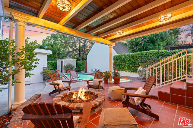 2338 Paloma Street, Pasadena CA: https://media.crmls.org/mediaz/7cd707c3-886e-46e0-8077-f20385aa26b1.jpg
