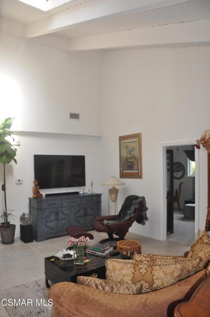 1064 Finrod Court, Westlake Village CA: https://media.crmls.org/mediaz/7cd70d80-7e89-44e5-8e58-4ad60143b12e.jpg