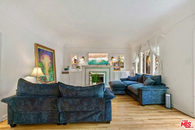 3110 Highland Avenue, Santa Monica CA: https://media.crmls.org/mediaz/7cd71b0b-8b6c-4adf-906c-b860d93984e8.jpg