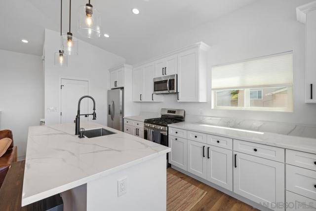 4467 Long Branch Ave, San Diego CA: https://media.crmls.org/mediaz/7cd7652f-97ce-4597-b27f-15b5bc4c8f95.jpg