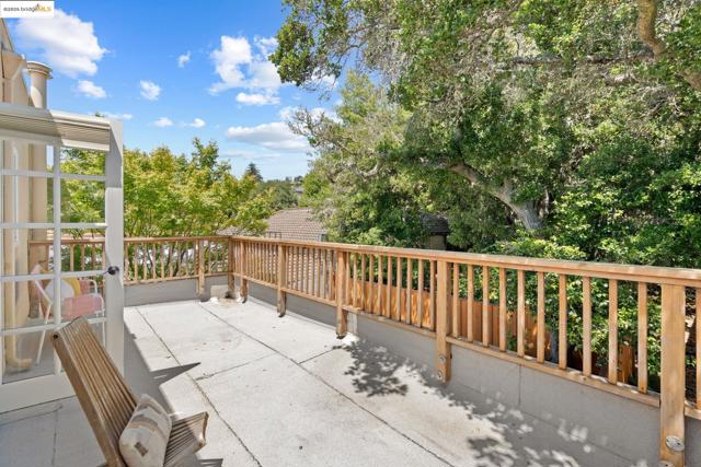 355 Arlington Ave., Berkeley CA: https://media.crmls.org/mediaz/7cd78911-d0b5-4f45-99be-f4b3bafd1a96.jpg