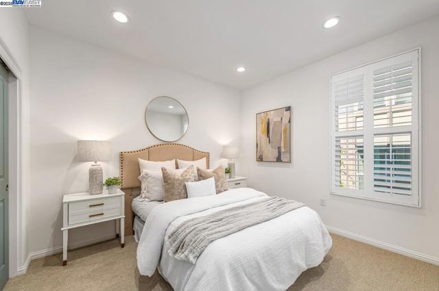4338 Healdsburg Way, Dublin CA: https://media.crmls.org/mediaz/7cd7c347-3fc9-4221-ba87-10f006e43558.jpg