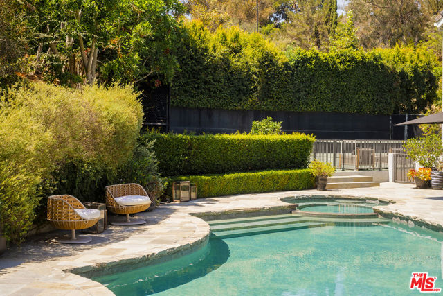 6 Bed Home for Sale in Los Angeles, California