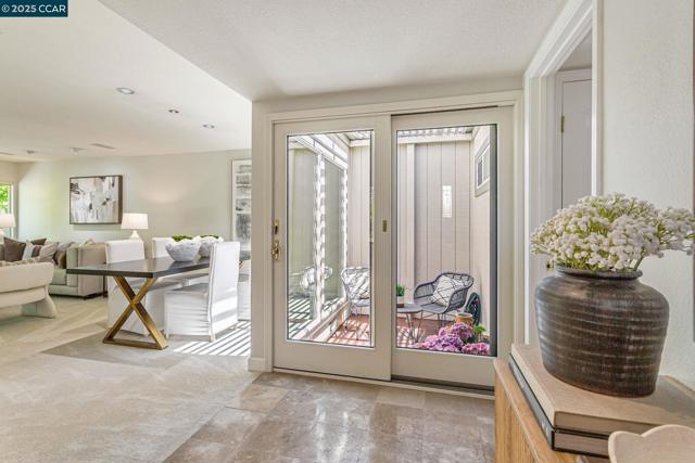 1934 Saint George Rd, Danville CA: https://media.crmls.org/mediaz/7cd87864-82b9-404b-a551-4bdb6948790a.jpg