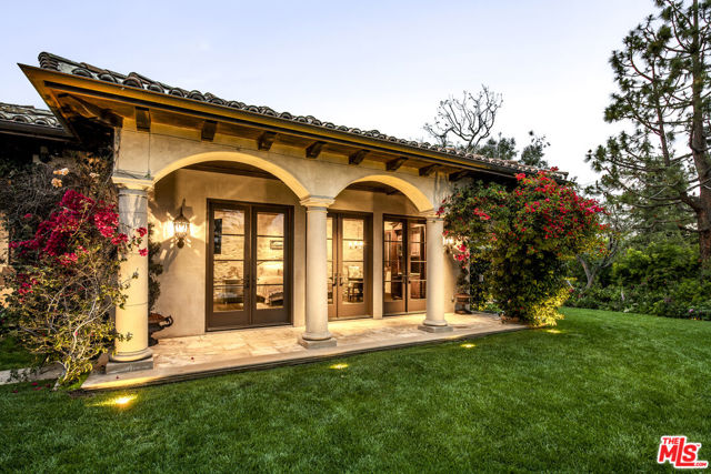427 La Marina Drive, Camarillo CA: https://media.crmls.org/mediaz/7cd90451-0171-4848-af82-cd497871e507.jpg