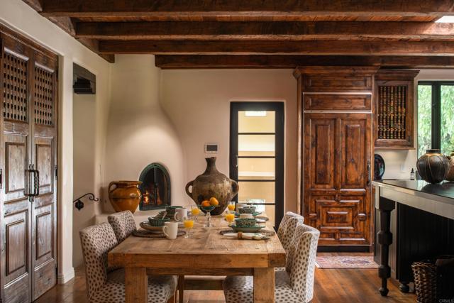 6977 Las Colinas, Rancho Santa Fe CA: https://media.crmls.org/mediaz/7cd97d1a-9313-4b6a-92c8-6b94233fa93b.jpg