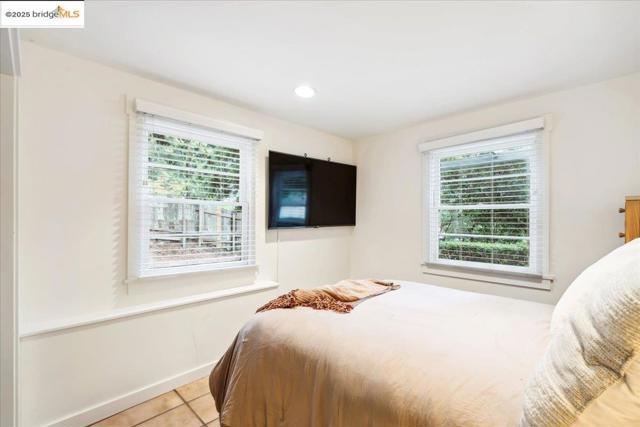 342 El Toyonal, Orinda CA: https://media.crmls.org/mediaz/7cd982b6-8c72-48fe-aee1-aabd8600477a.jpg