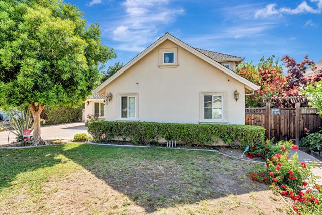1905 White Oaks Road, Campbell CA: https://media.crmls.org/mediaz/7cd9fa28-05e5-4552-8b18-2060eb0b3910.jpg