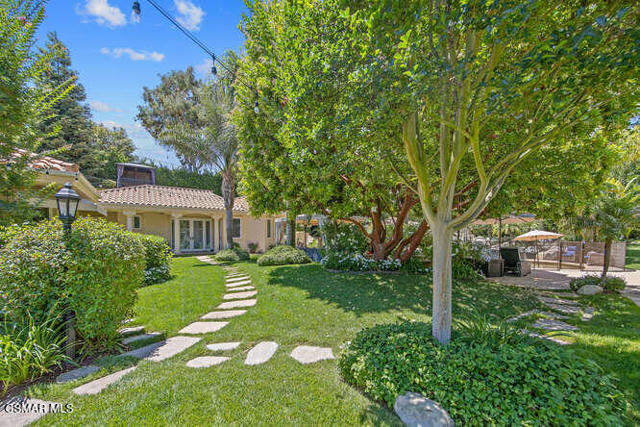 421 Whitegate Road, Thousand Oaks CA: https://media.crmls.org/mediaz/7cda0c14-5607-4b29-a504-71228ad5819b.jpg