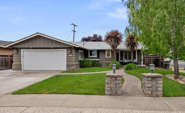 2359 Briarwood Drive, San Jose CA: https://media.crmls.org/mediaz/7cda1fc1-bf9b-4dc8-97ed-454440d9144b.jpg