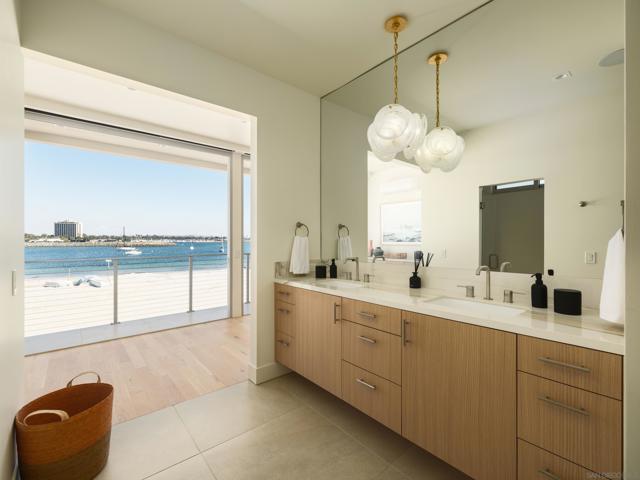 Image 33 of 67 For 2841 Bayside Walk