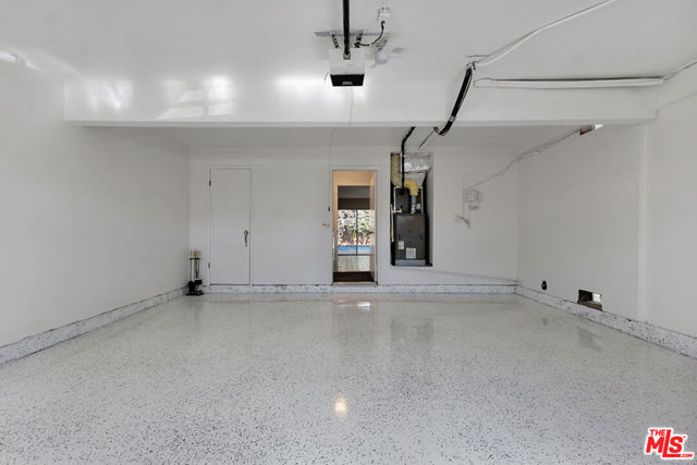 603 Racquet Club Lane, Thousand Oaks CA: https://media.crmls.org/mediaz/7cdb3f8a-c09a-412f-9c81-922b400c6d88.jpg