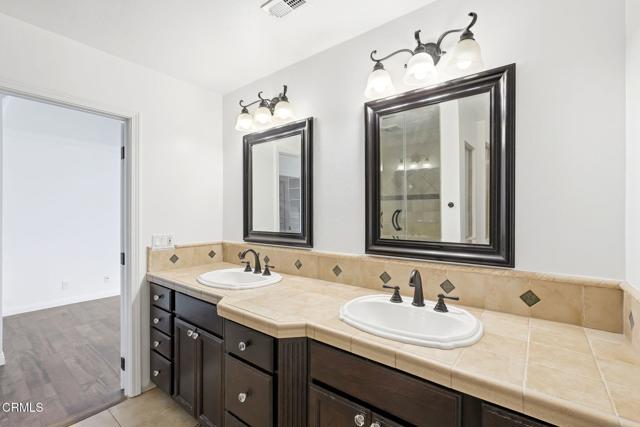 Detail Gallery Image 33 of 56 For 2082 Belgrave Ct, Simi Valley,  CA 93063 - 3 Beds | 2 Baths