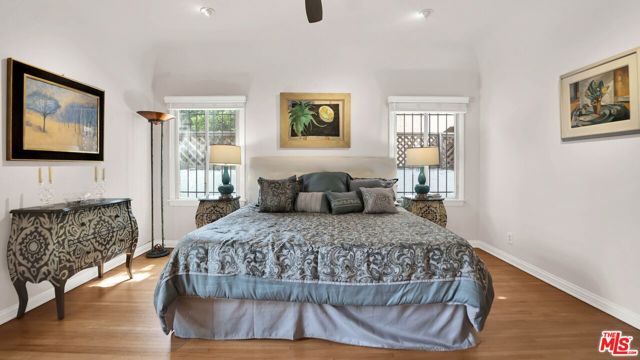 1118 HI POINT Street, Los Angeles CA: https://media.crmls.org/mediaz/7cdc874d-f994-415b-b996-f927bcdfe75c.jpg